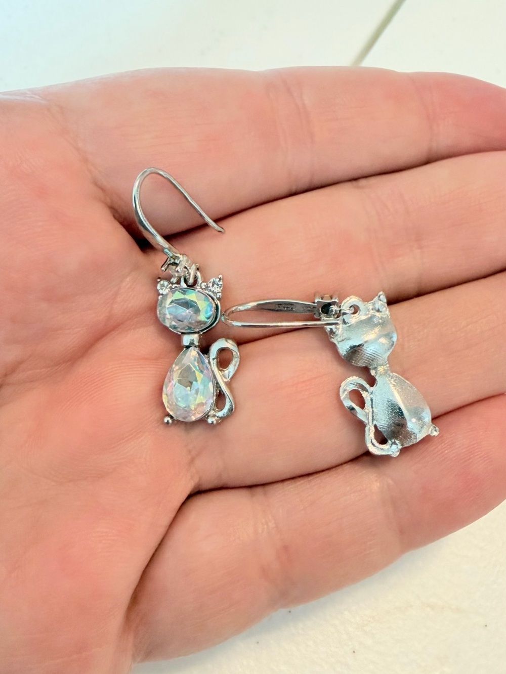 Silver Multicolor Cat Earrings. - Picture 4 of 5